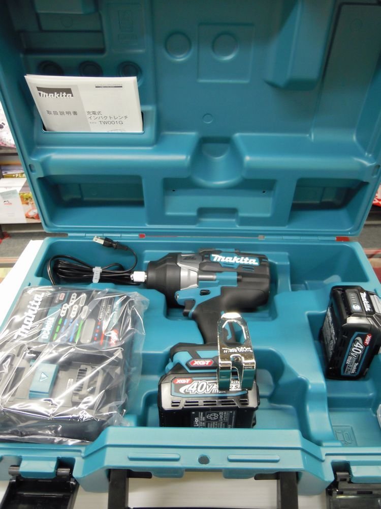 未使用品　Makita/マキタ 充電式インパクトレンチ TW001GRDX バッテリー2個・急速充電器付_画像4