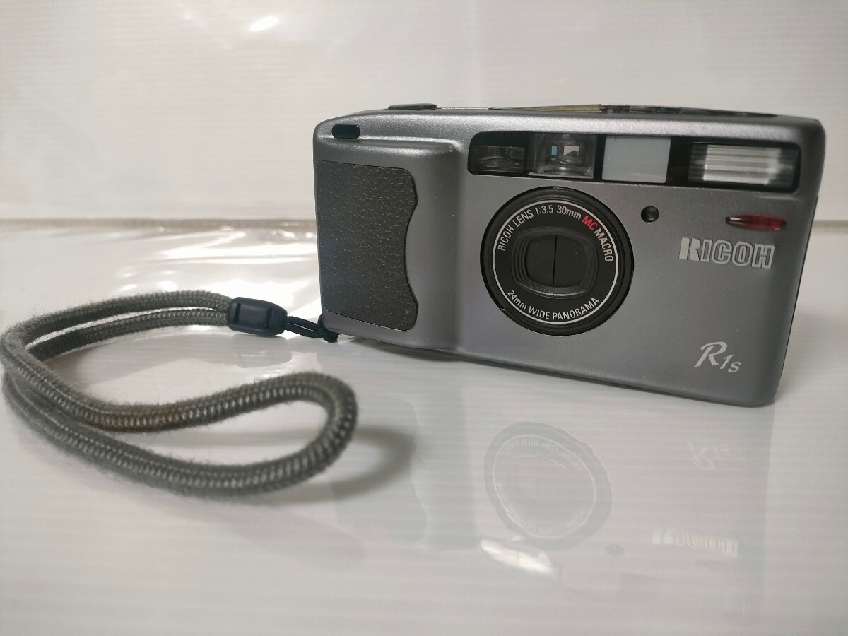 RICOH リコー コンパクトフィルムカメラ R1s