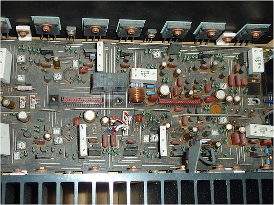 自作用 8チャンネル パワーアンプ基板 大型放熱器付 2SA1987/2SC5359パワートランジスタ6組他 高級フラッグシップAVアンプから取り外し品_画像6