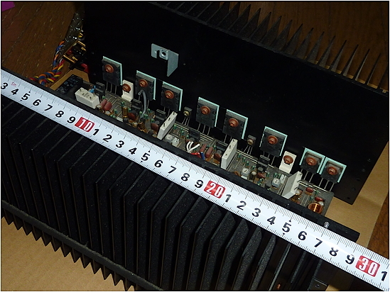 自作用 8チャンネル パワーアンプ基板 大型放熱器付 2SA1987/2SC5359パワートランジスタ6組他 高級フラッグシップAVアンプから取り外し品_画像8