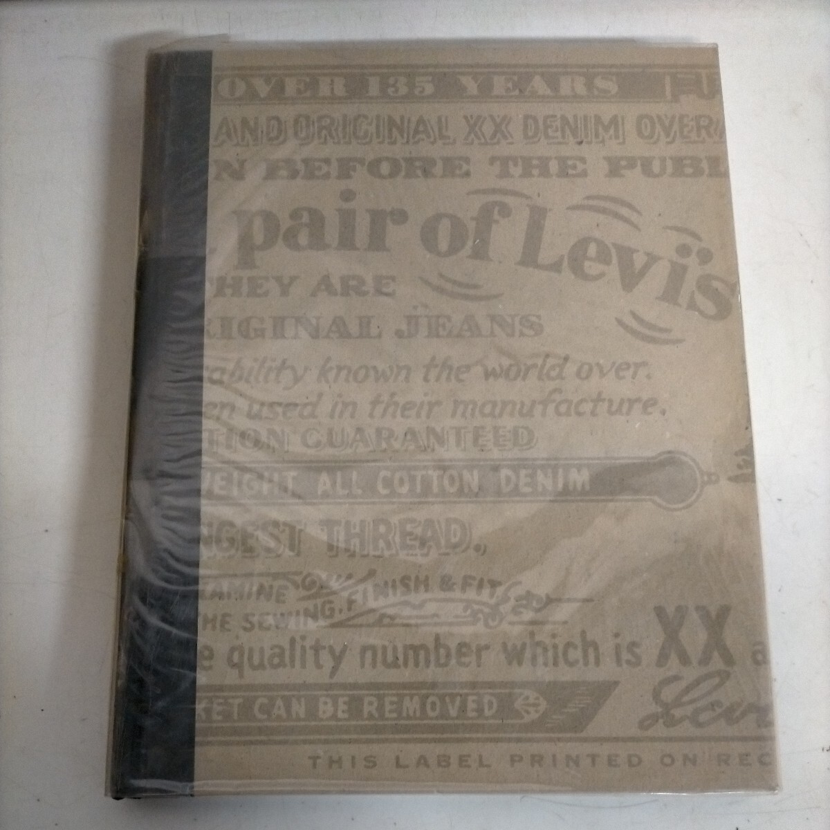 【洋書】This Is a Pair of Levi's Jeans: The Official History of the Levi's Brand リーバイス 1997年◇古本/スレ/写真で確認を/NCNR_画像1