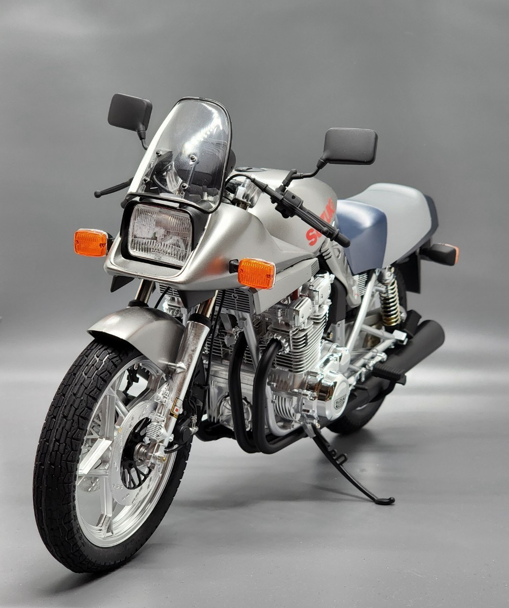 タミヤ　１/6 プラモデル　スズキ　GSX1100S カタナ　塗装完成品_画像3