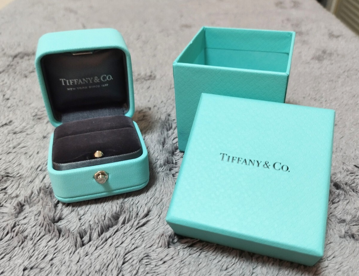 ティファニー Tiffany & Co. リング ブルーボックス ＆ 白リボン： ケース 箱 / ボックス / 空箱 2023年購入の画像1