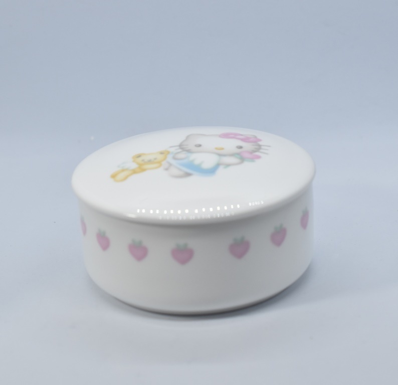 未使用品・長期保管】BONE CHINA(ボーンチャイナ)製小鉢 未使用品・長期保管】BONE CHINA(ボーンチャイナ)製小鉢