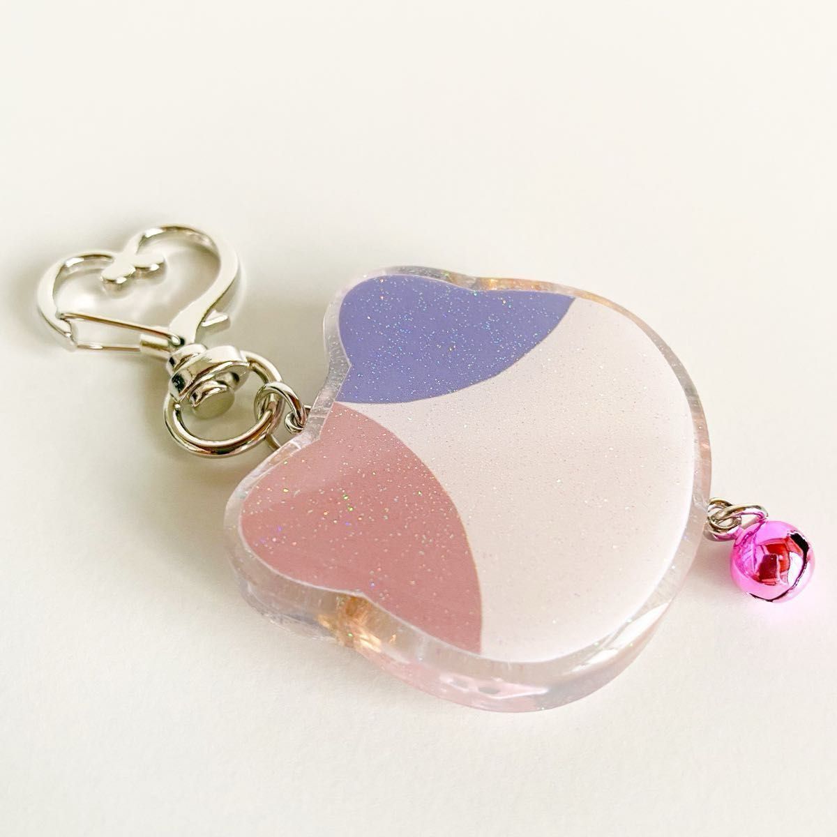 ハンドメイド】 レジン シェイカー キーホルダー 三毛猫 ミケ ハンドメイド】 レジン シェイカー キーホルダー 三毛猫 ミケ