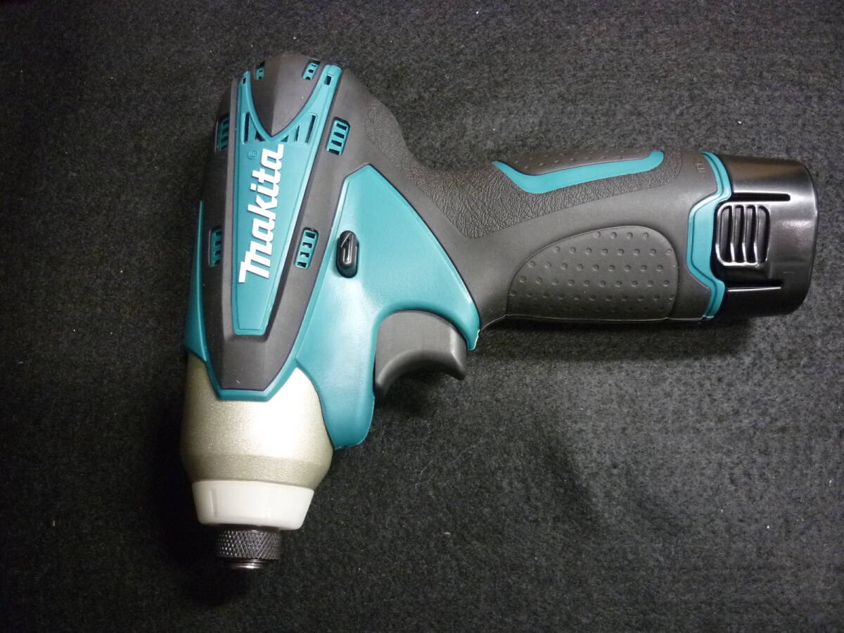 ■makita マキタ 充電式インパクトドライバ TD090DZ 充電器ッセット 電動工具_画像2