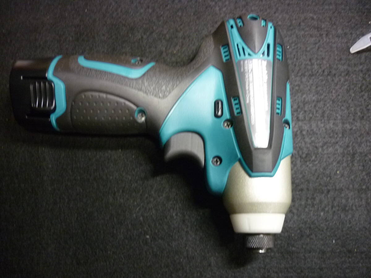 ■makita マキタ 充電式インパクトドライバ TD090DZ 充電器ッセット 電動工具_画像3