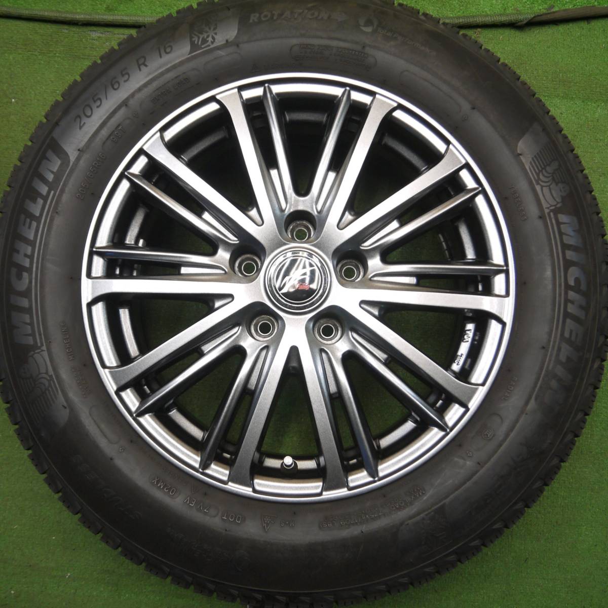 *送料無料* バリ溝！キレイ！9分★スタッドレス 205/65R16 ミシュラン X-ICE3+ Fang ファング 16インチ PCD114.3/5H★4022610Hス_画像4