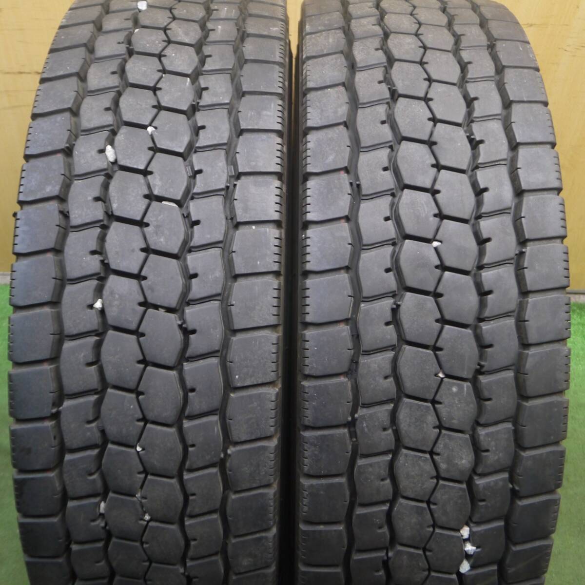 *送料無料* バリ溝！23年！9.5分★トラック タイヤ 265/70R19.5 140/138J ブリヂストン M888 ミックス オールシーズン★4030105KKスタの画像1