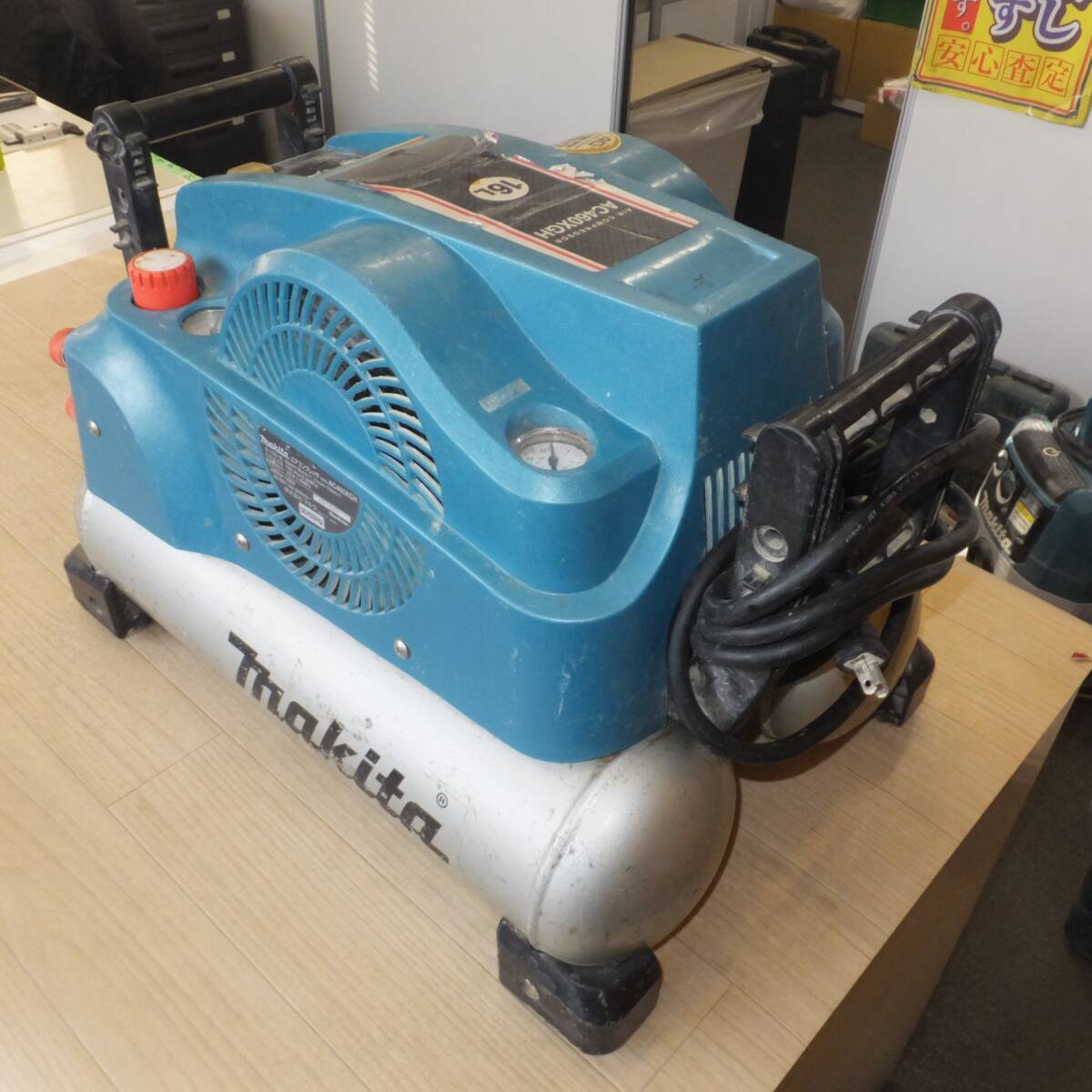 岐阜発★マキタ makita エアコンプレッサ AC460XGH　AC100V 15A 1300W 50/60Hz★_画像3