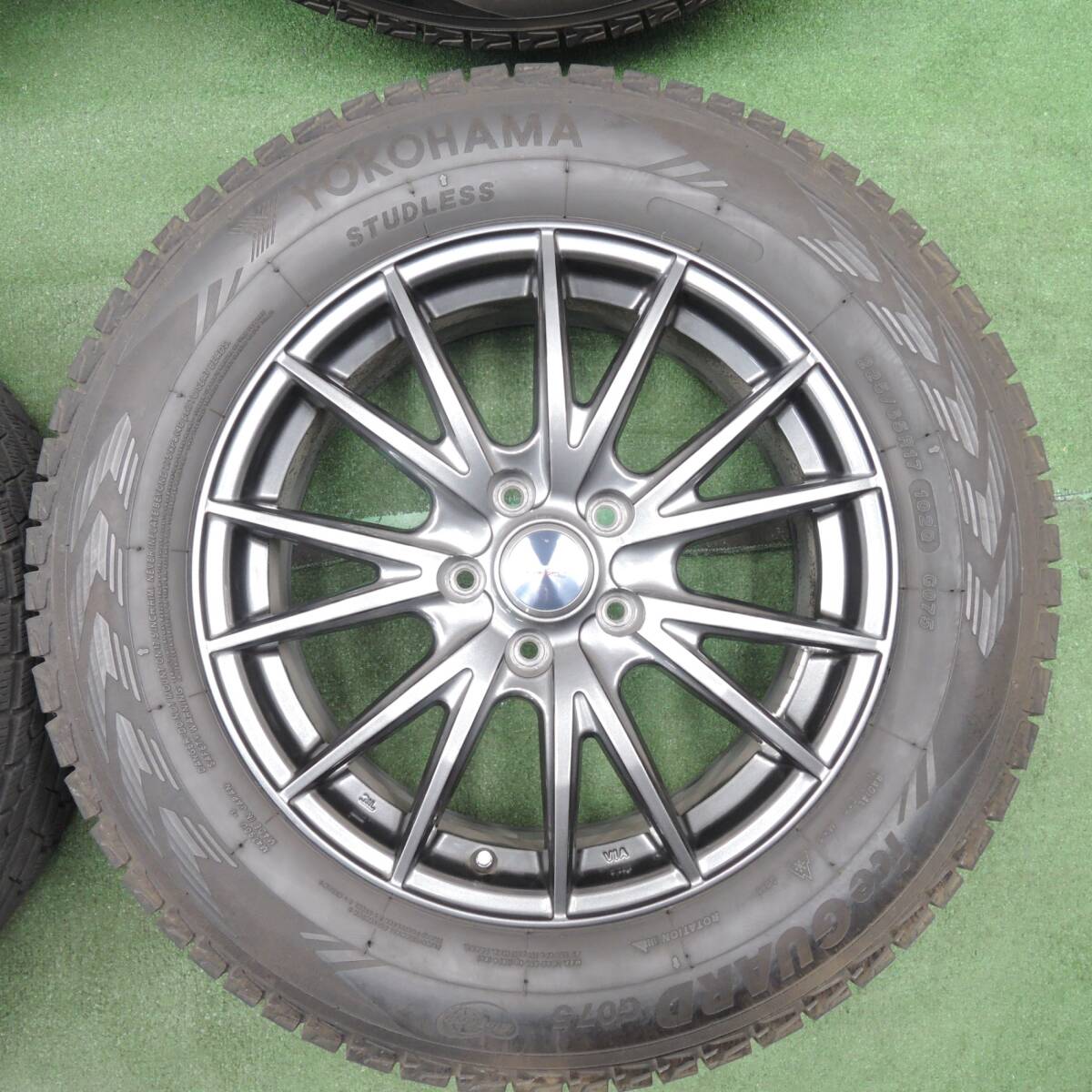 *送料無料* バリ溝！キレイ！9.5分★スタッドレス 225/65R17 ヨコハマ アイスガード G075 VELVA SPORT PCD114.3/5H★4031305TNス_画像4