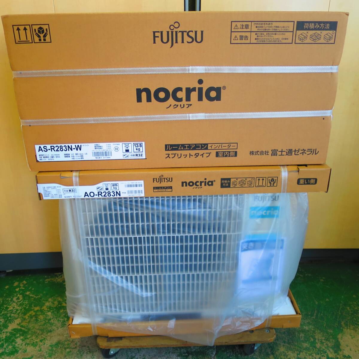 未使用☆FUJITSU 富士通 nocria ルーム エアコン AS-R283N-W AO-R283N ホワイト ノクリア 8～11畳☆_画像1