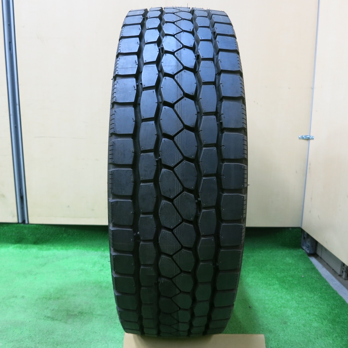 *送料無料* 未使用！22年★トラック タイヤ 245/70R19.5 136/134J ブリヂストン エコピア M801Ⅱ ミックス 19.5インチ★4031702IMオタ_画像1