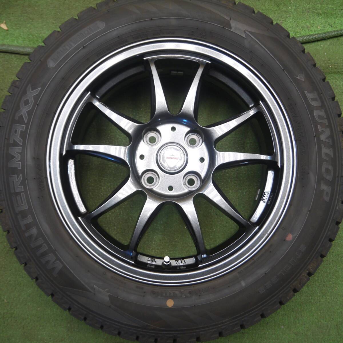 *送料無料* バリ溝 23年 綺麗 ほぼ10分★スタッドレス 185/65R15 ダンロップ ウインターマックス WM02 ESTROSA PCD100/4H★4032213Hス_画像4