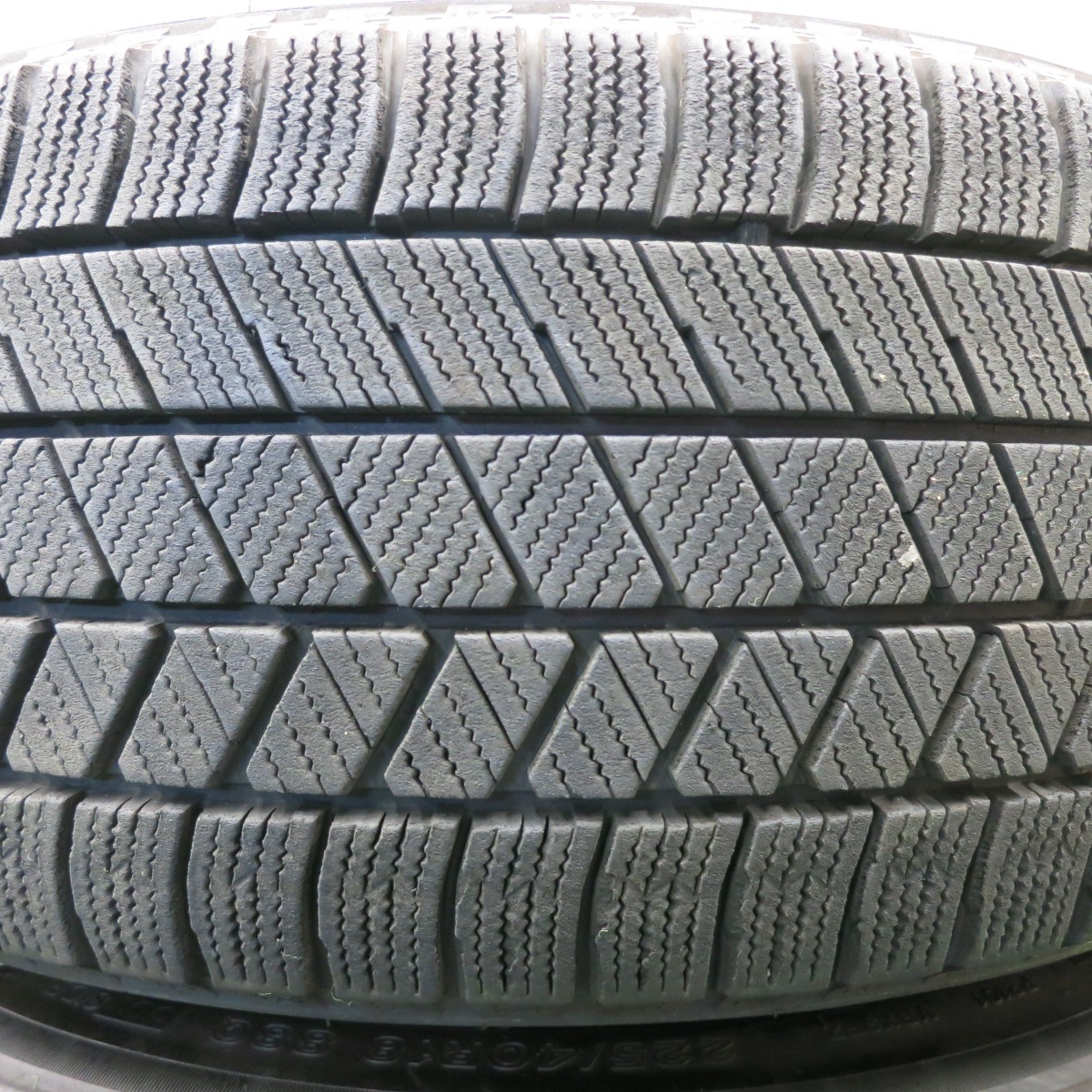 *送料無料* バリ溝！21年！9.5分★ベンツ等 Smartline 225/40R18 スタッドレス ブリヂストン VRX3 スマートライン PCD112/5H★4031804NJス_画像7