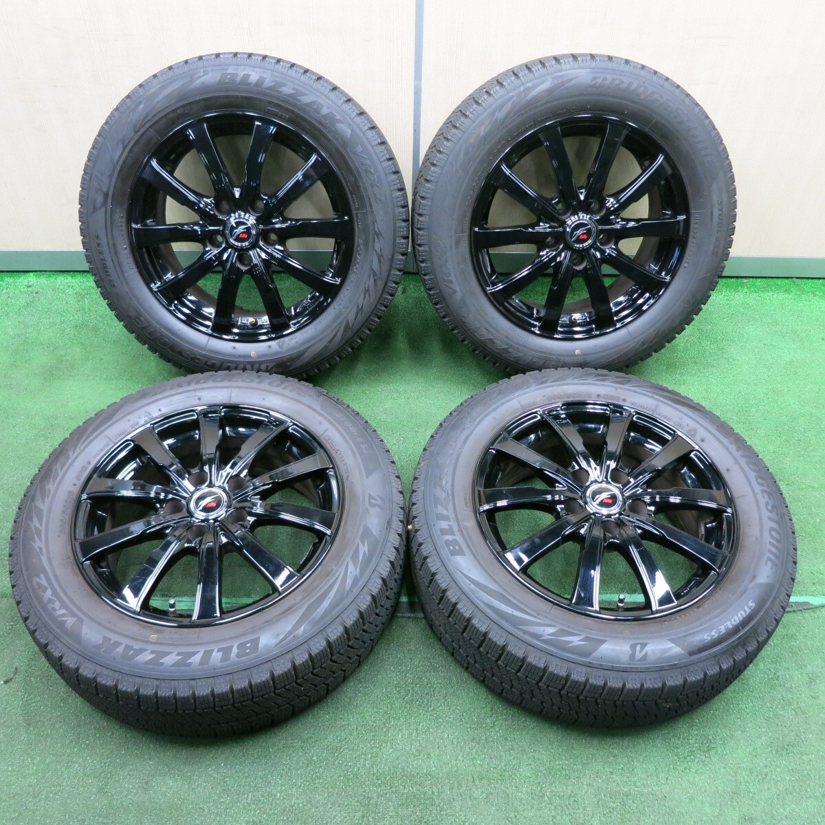 *送料無料* バリ溝！21年！ほぼ10分★スタッドレス 205/60R16 ブリヂストン ブリザック VRX2 Fang ファング PCD114.3/5H★4032506TNス_画像1