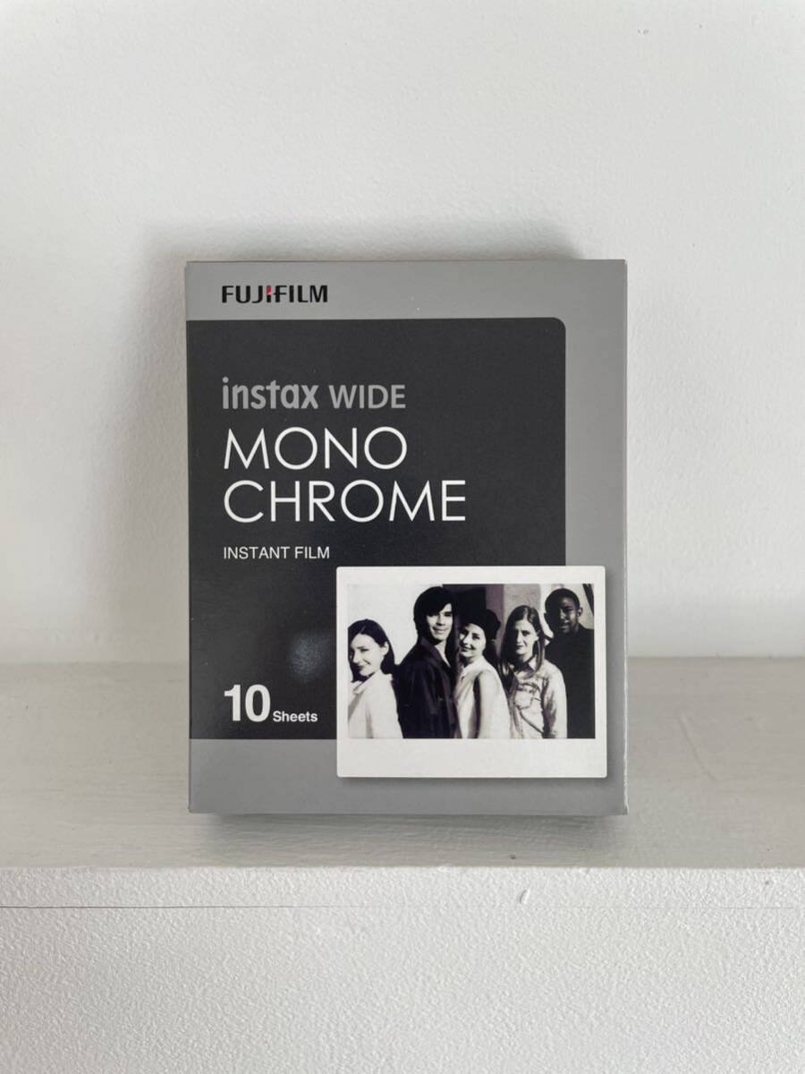 FUJIFILM instax WIDE MONO CHROME 富士フイルム 有効期限切れ _画像1