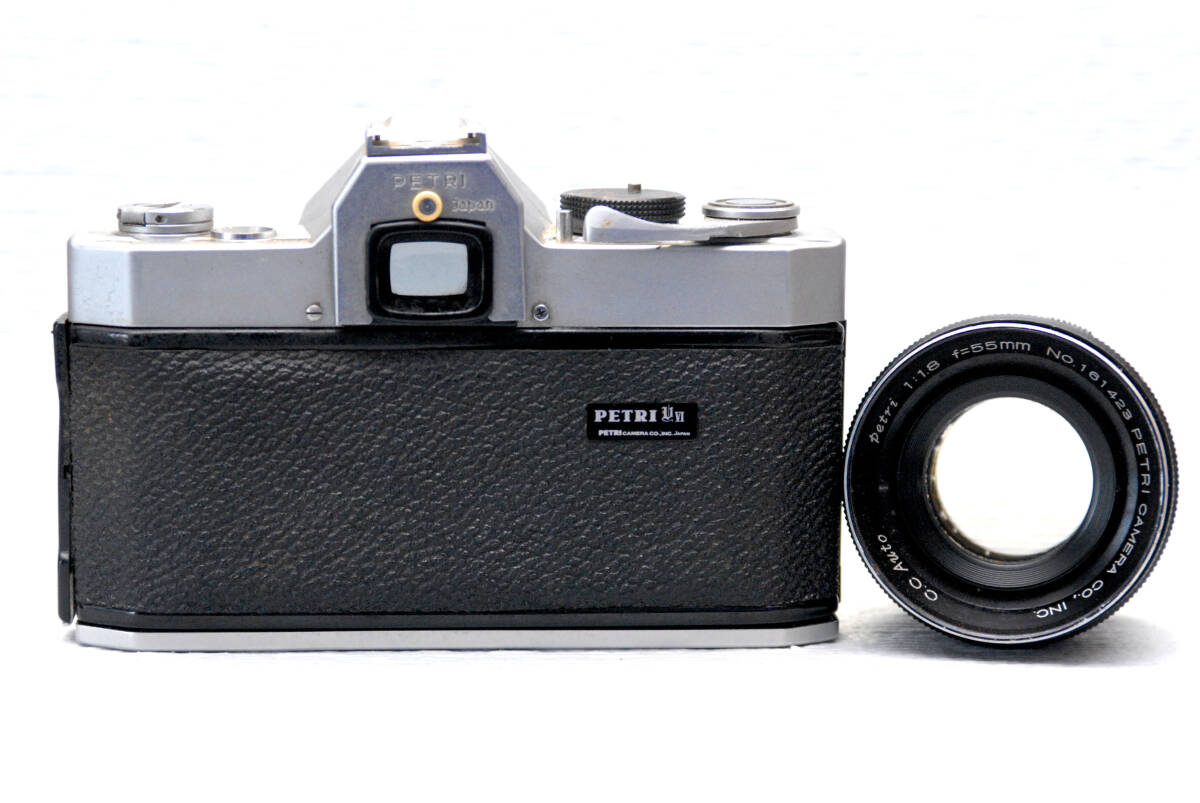 PETRI ペトリ製 昔の高級一眼レフカメラ PETRI UⅥボディ+ 純正55mm単焦点レンズ付 希少品　_画像3