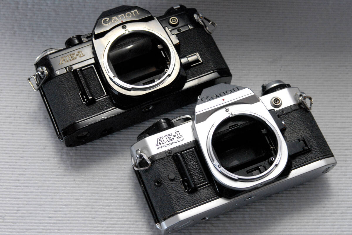 Canon キャノン製 昔の高級一眼レフカメラ（AE-1PROGRAM + AE-1）2台まとめて 希少品_画像2