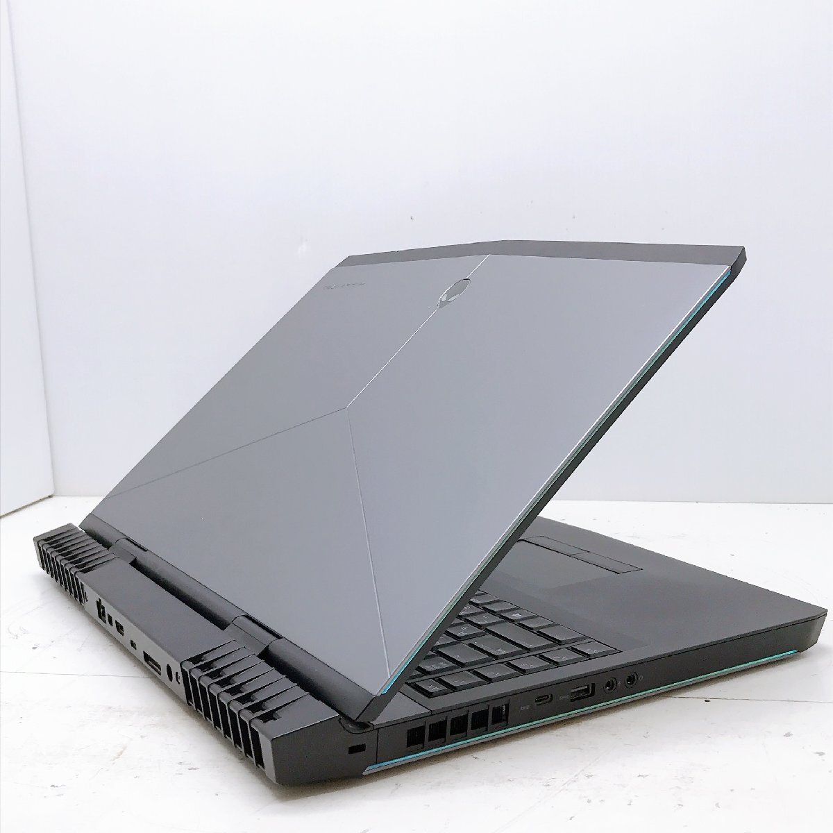 DELL Alienware 17 R5 Core i7 8750H 2.2GHz 16GB HDD1TB 17 GTX1060 ジャック扱い ノートパソコン H12346の画像2