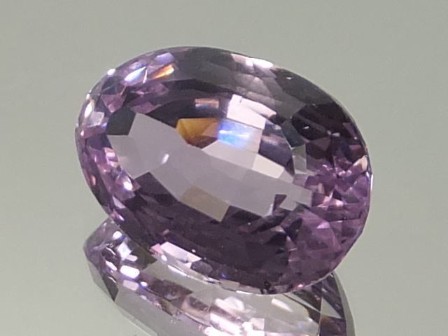 【24402】色と輝きが良い天然クンツァイトルース11.75ct　ソーティングメモ付_画像2