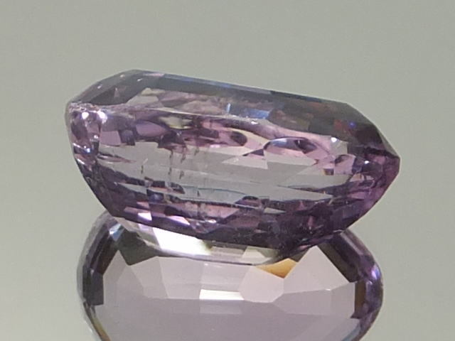 【24402】色と輝きが良い天然クンツァイトルース11.75ct　ソーティングメモ付_画像4