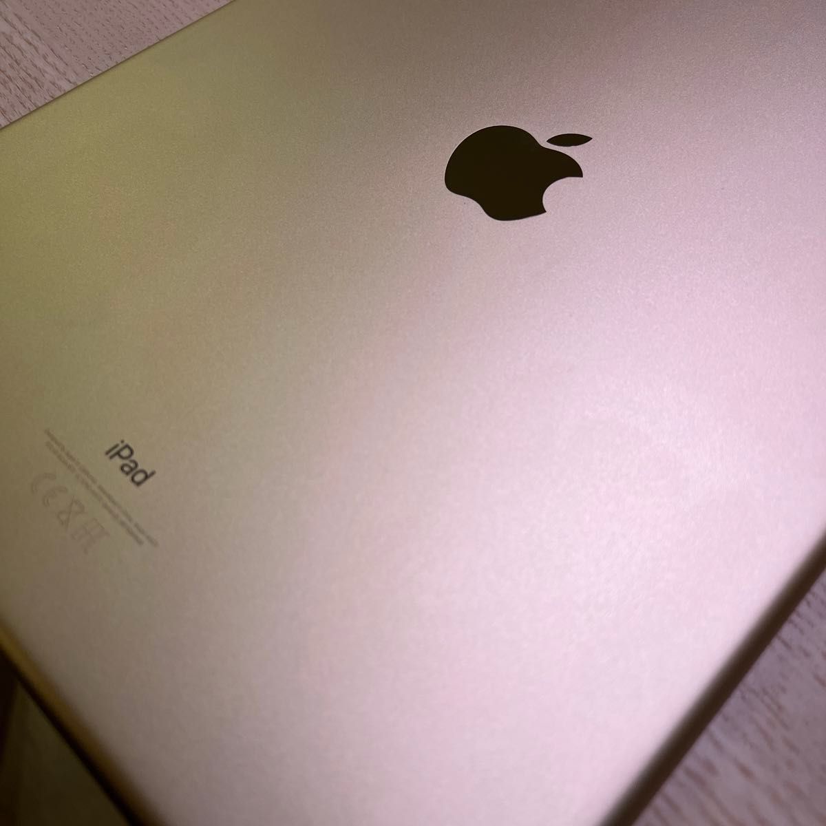 12 9インチ第2世代 iPad Pro Wi-Fi 256GB ゴールド色 + Apple 12 9インチ第2世代 iPad Pro Wi-Fi 256GB ゴールド色 + Apple