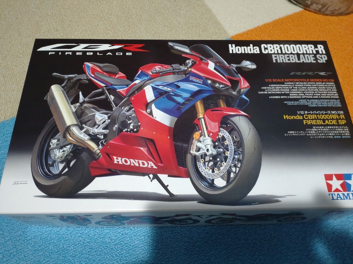 タミヤ　1/12  ホンダ CBR1000RR-R FIREBLADE SP オプションパーツ付き　オートバイシリーズ 