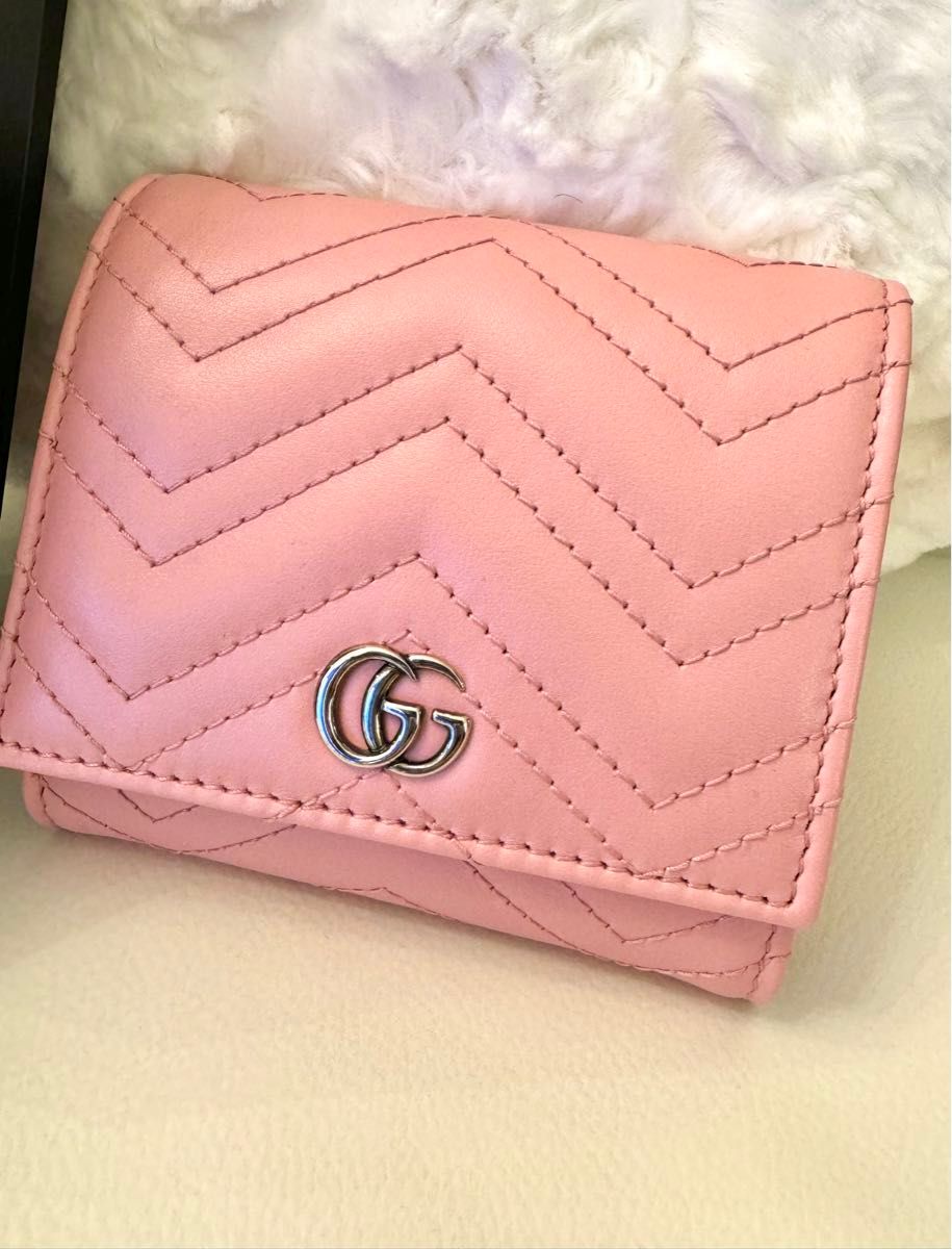 新品未使用　GUCCI  マーモントGG ピンク 二つ折り財布  グッチ