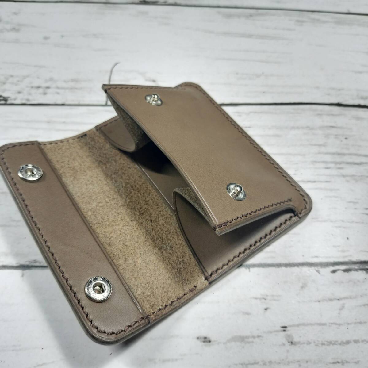 RiDo LeatherWorks【イタリアンバケッタレザー】マルチに使えるコインケース★グレー　小銭入れ　ミニ財布 　 ハンドメイド_画像5