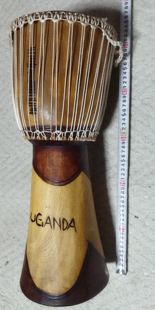 ジャンベ木製、高さ50cm幅21cmウガンダ太鼓
