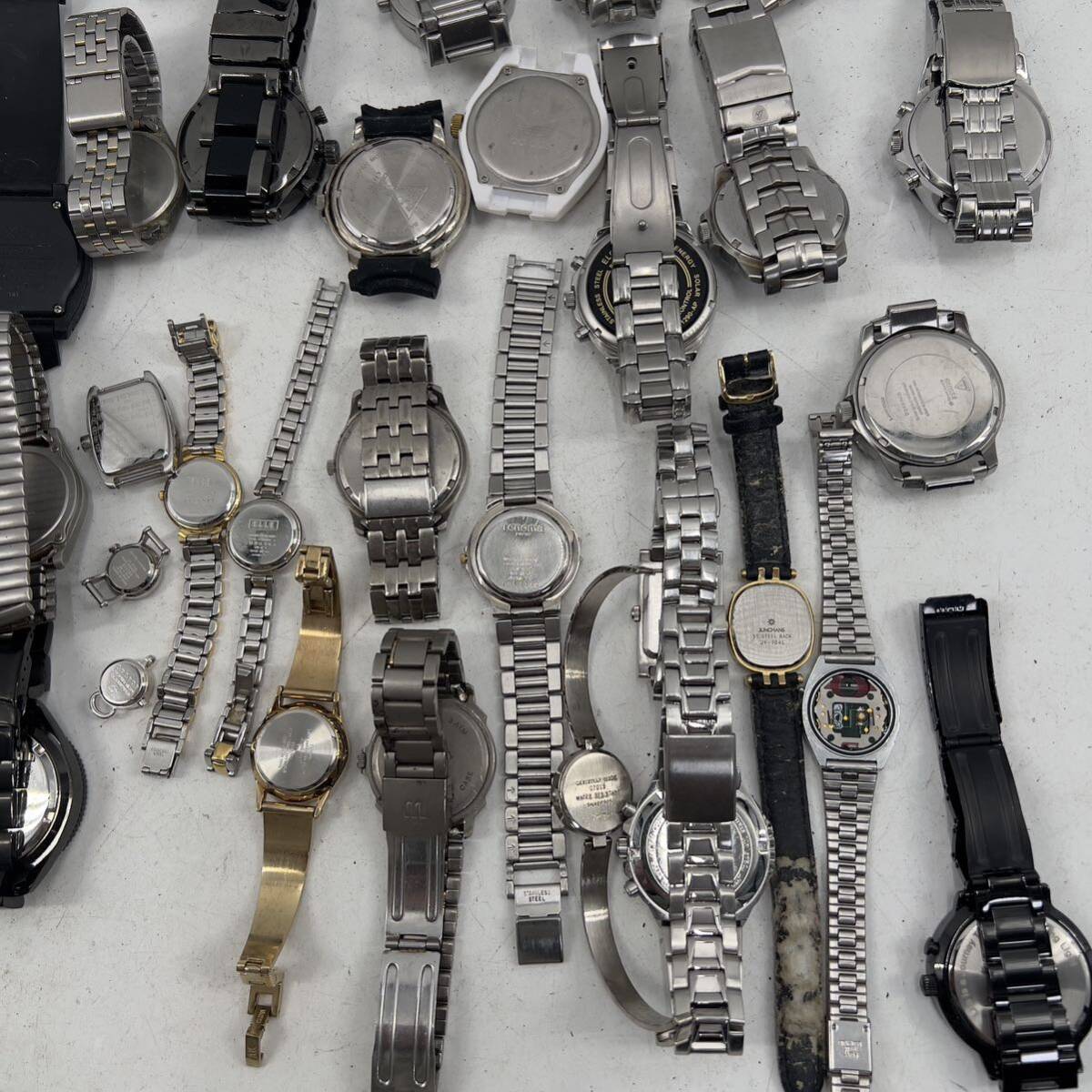 まとめ売り ファッション メーカー ブランド 腕時計 EMPORIO ARMANI TECHNOS SUUNTO Nixon adidas ELGIN GUESS ELLE ronoma 色々 50本　_画像9