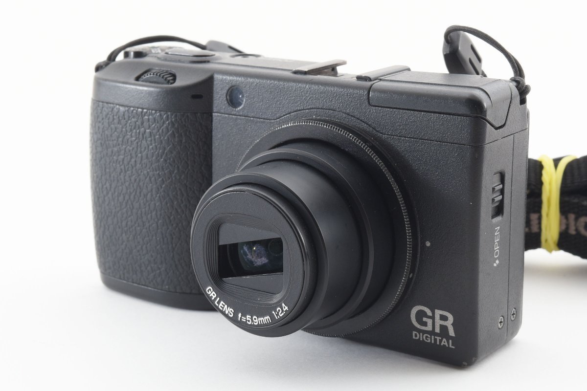 RICOH GR DIGITAL II 1001万画素 デジタル2 コンパクトデジタルカメラ [美品] 充電器 バッテリー ストラップ付き デジタルズーム4倍_画像2