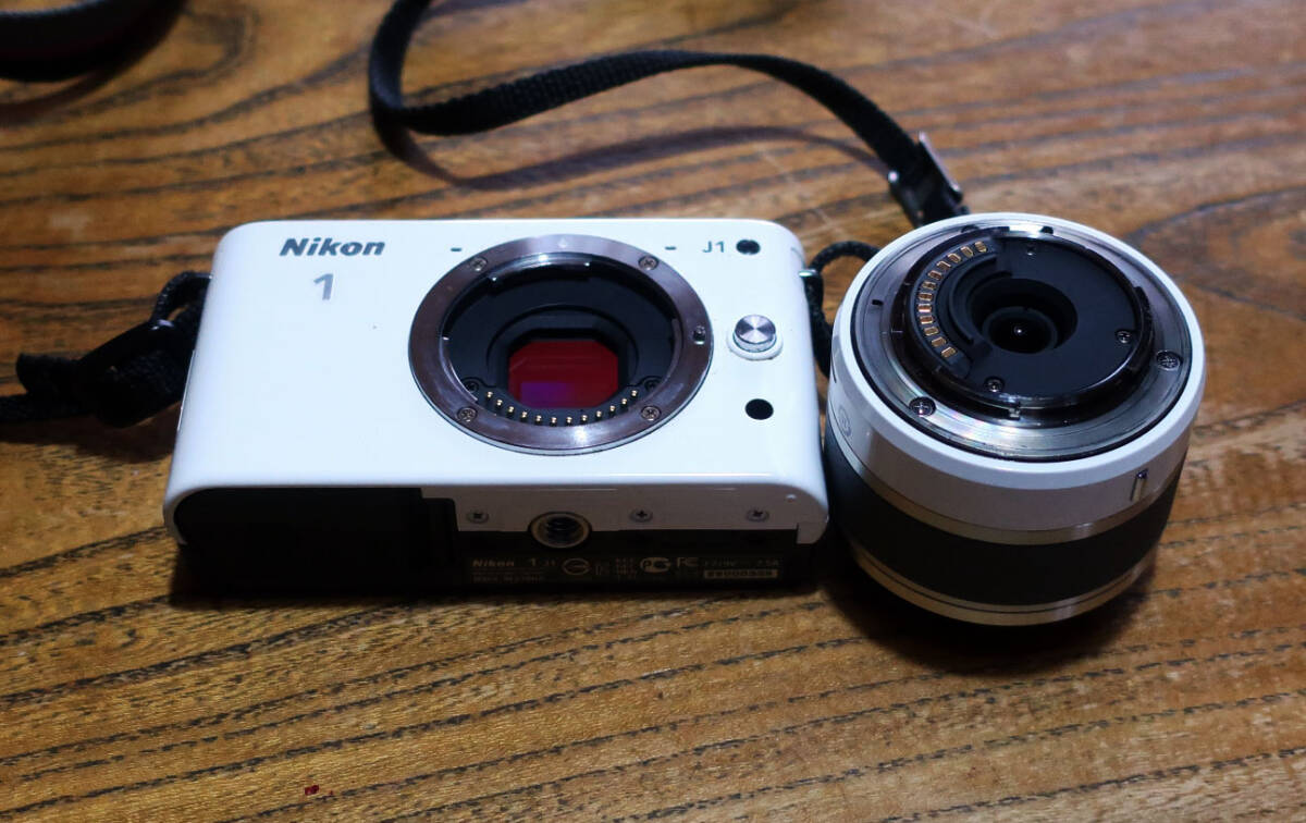 Nikon ミラーレス　１　J1　ホワイトレンズキット　＃ショット数「4068」　実働機_画像6