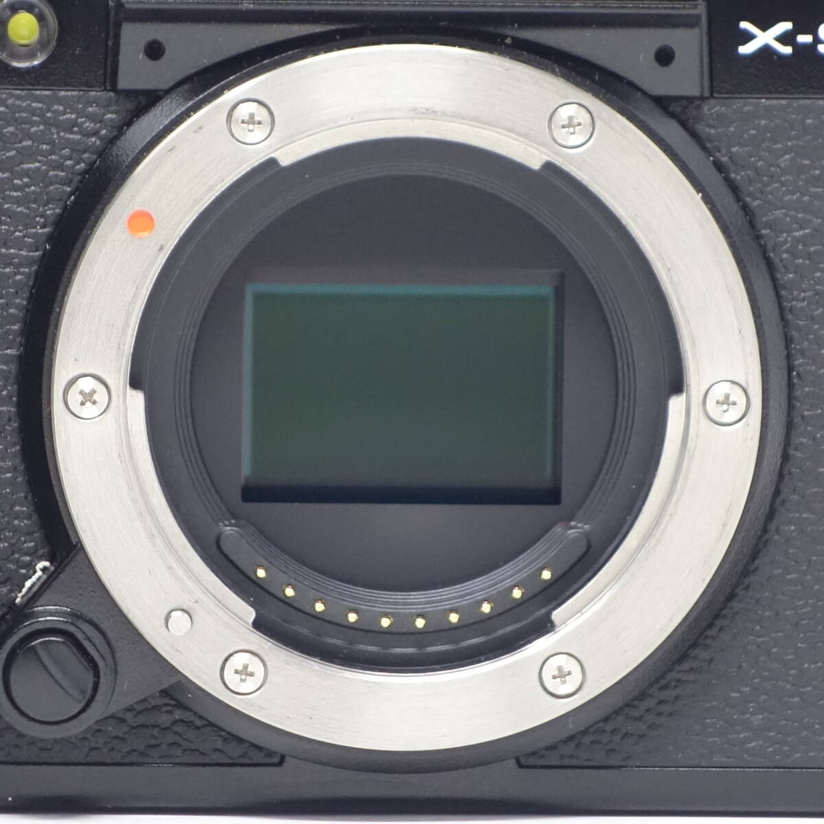 【ショット数18回】富士フイルム FUJIFILM ミラーレスデジタルカメラ X-S10 ボディ ブラック_画像8