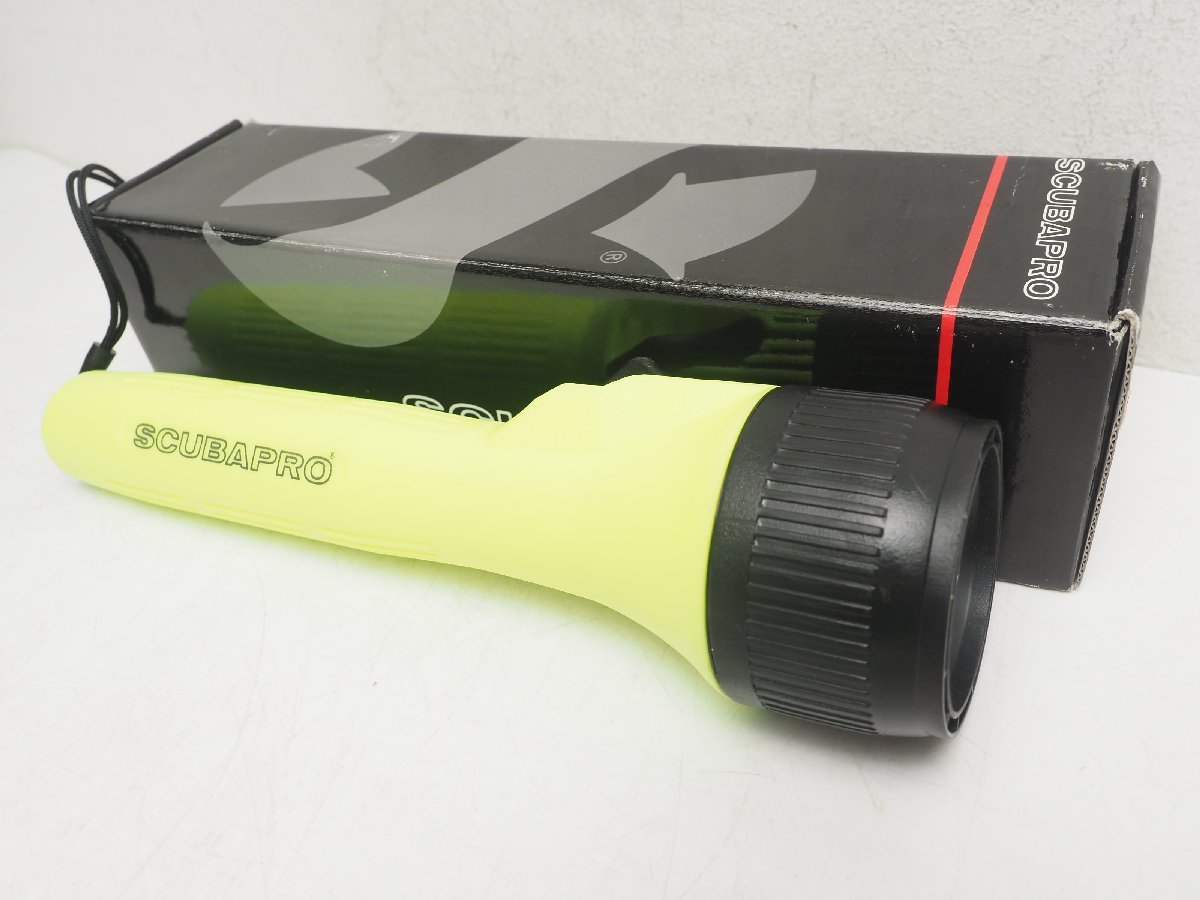 未使用 SCUBAPRO スキューバプロ 水中ライト 単一電池×4本 直径:8cm 全長:32cm 元箱付 水中ライト用品 ダイビング関連用品 [3FRR-58163]の画像5