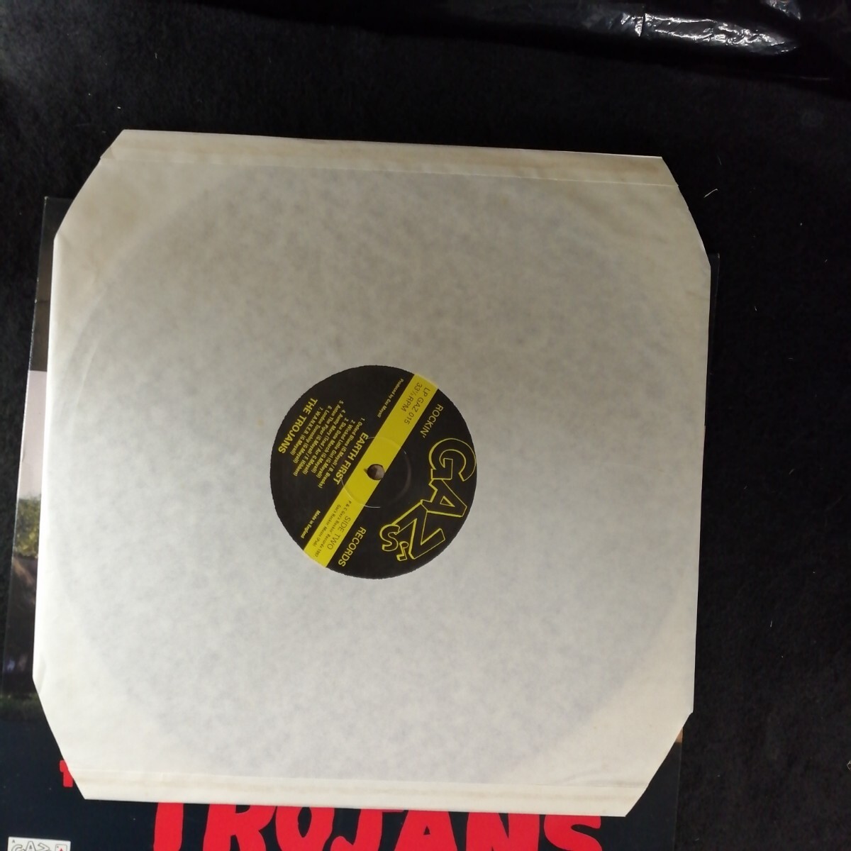 D03 中古LP 中古レコード　トロージャンズ　THE TROJANS earth first! UK盤　LP GAZ 015_画像3