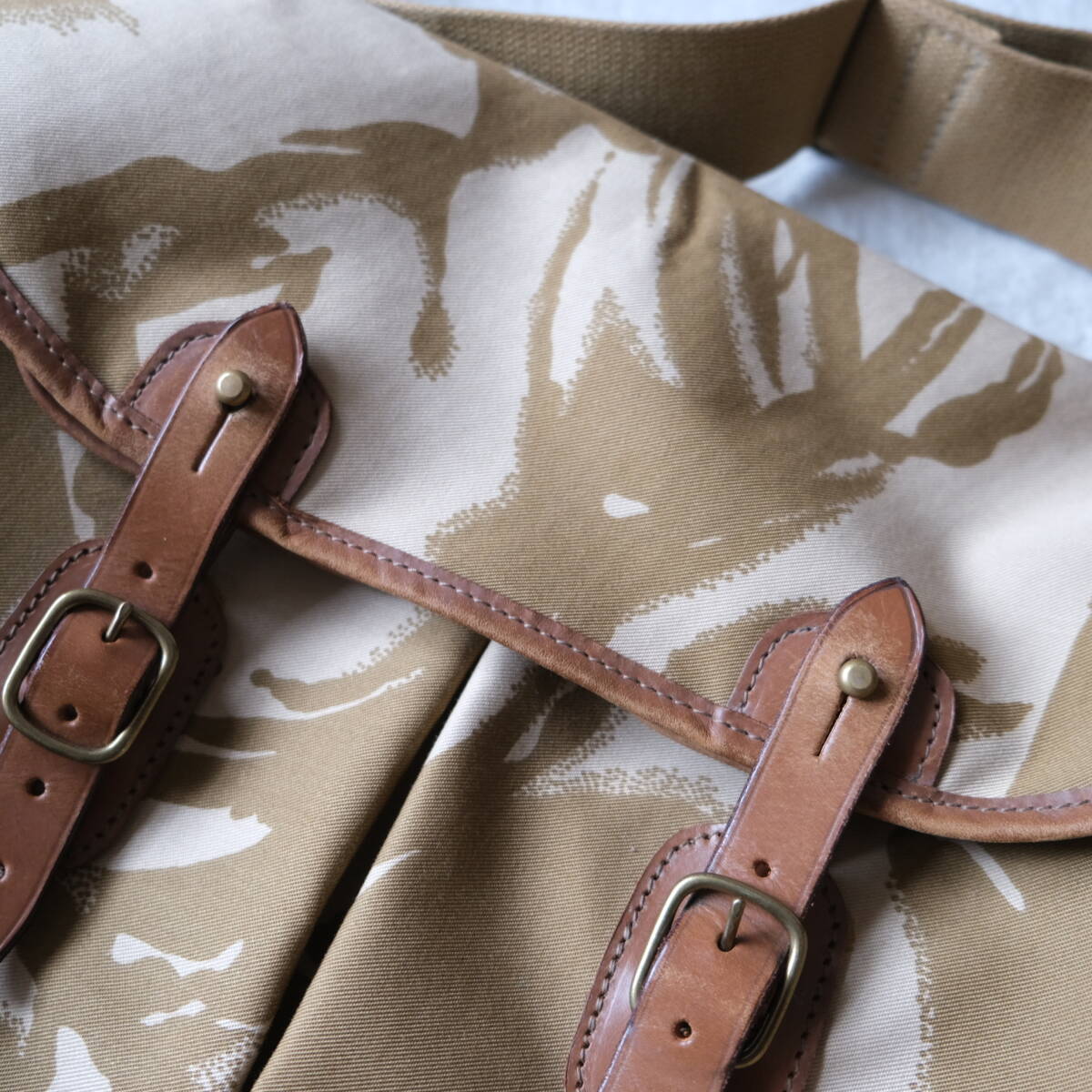  rare color [ BRADY ] blur tiARIEL TROUT BAG CAMO Ariel trout bag / camouflage camouflage pattern / shoulder England Britain made 