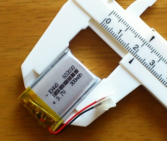 リポ バッテリー 3.7V 300mAh 602030（6 x 21 x 32mm）の画像1