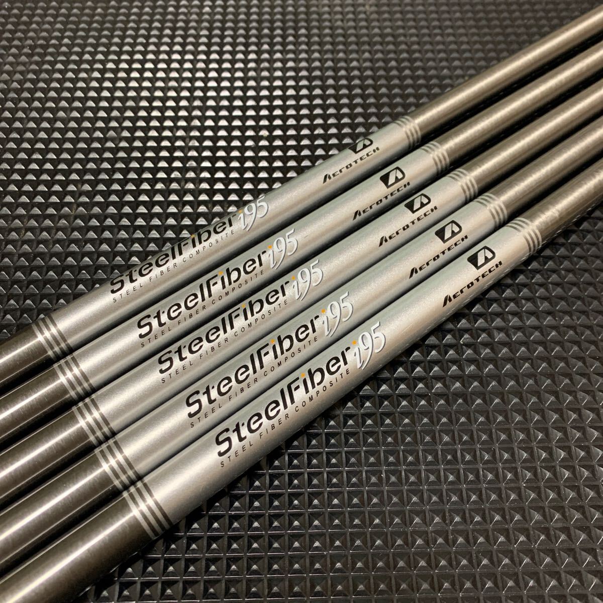 【シャフトのみ】 AEROTECH STEEL FIBER i95 Sフレックス 6-Pw 5本セット スチールファイバー アイアンシャフト_画像1