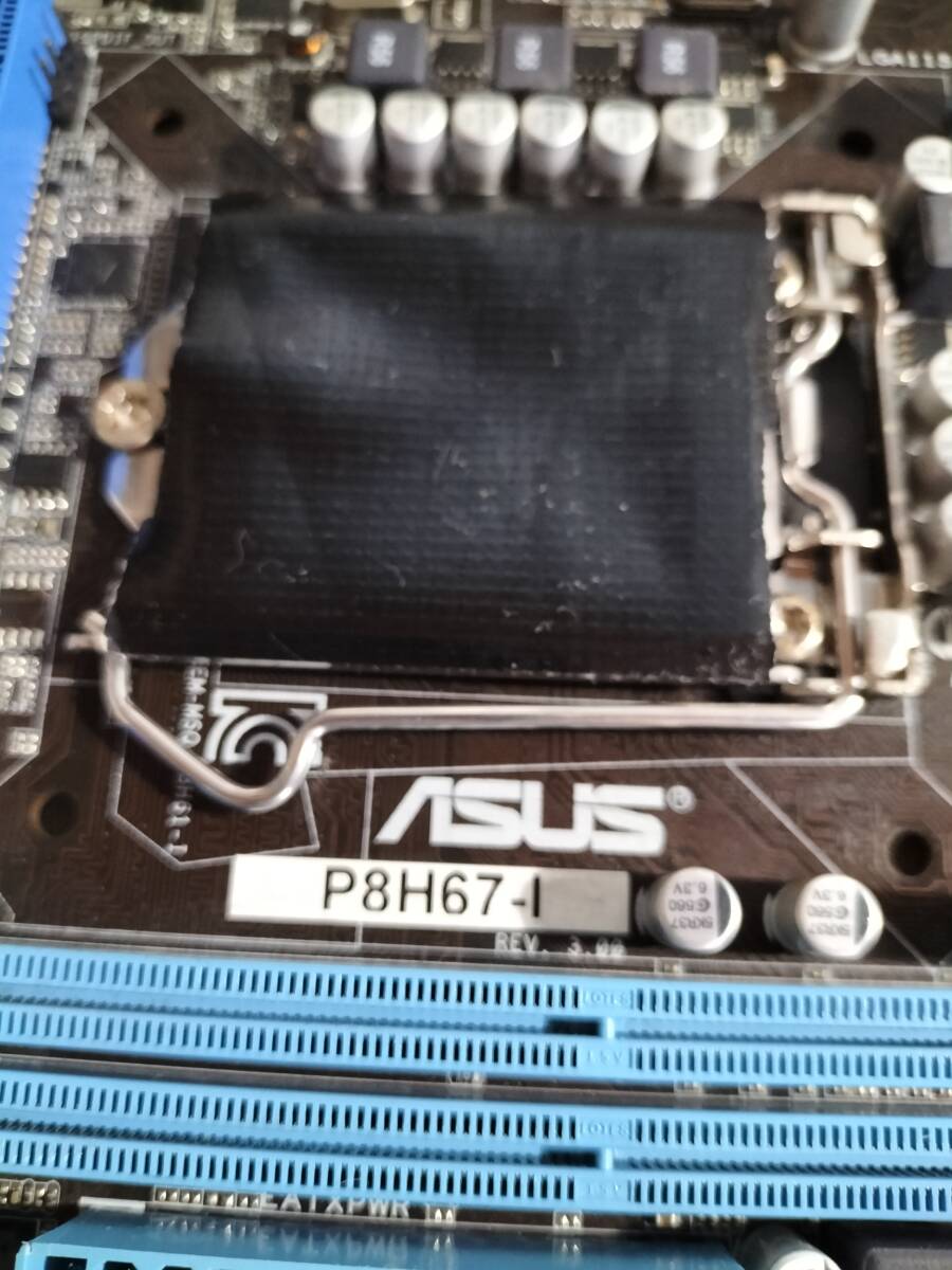 ★ASUS P8H67-I REV3.0 LGA1155 H67 MINIITX●マザーボード_画像3