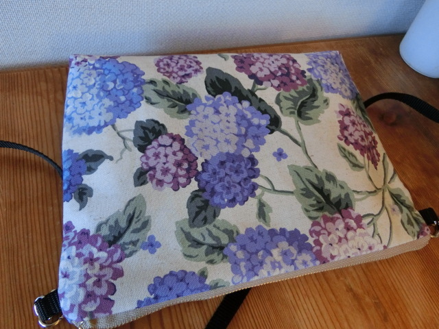 ｈ ハンドメイド １１号帆布 長財布も入る サコッシュ 厚地 ショルダーバッグ 麻綿 紫陽花の画像5