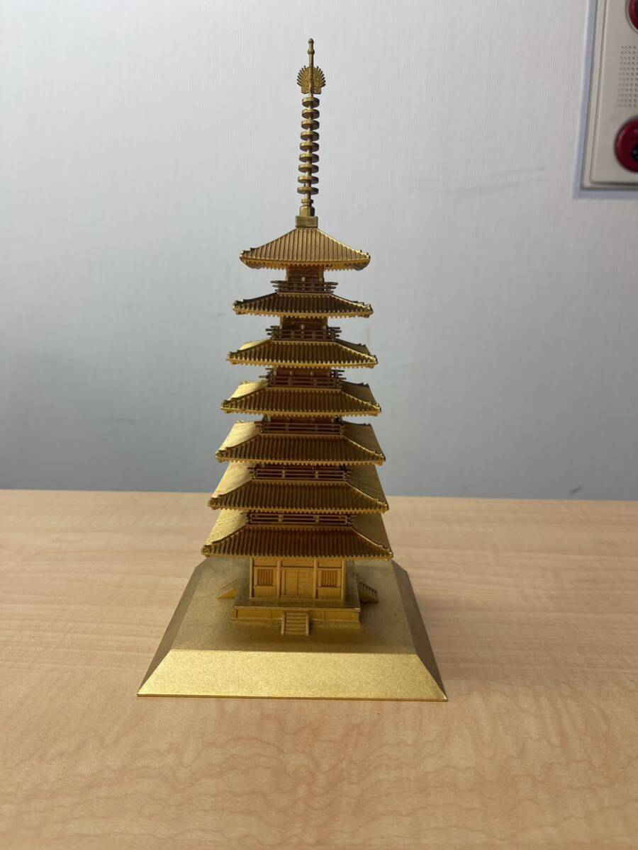 東大寺 七重塔 24KGP ダイキャスト製 置物 高さ約29.5cm 重さ約1202ｇ 金属工芸品_画像1