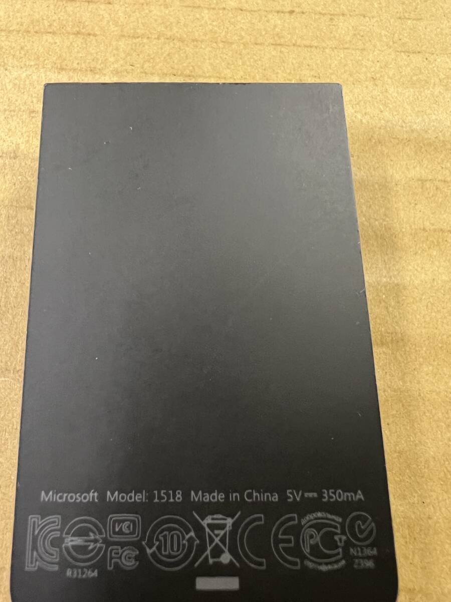 動作品　Microsoft Surface VGAディスプレイアダプター　　Model：1518　（1）_画像2