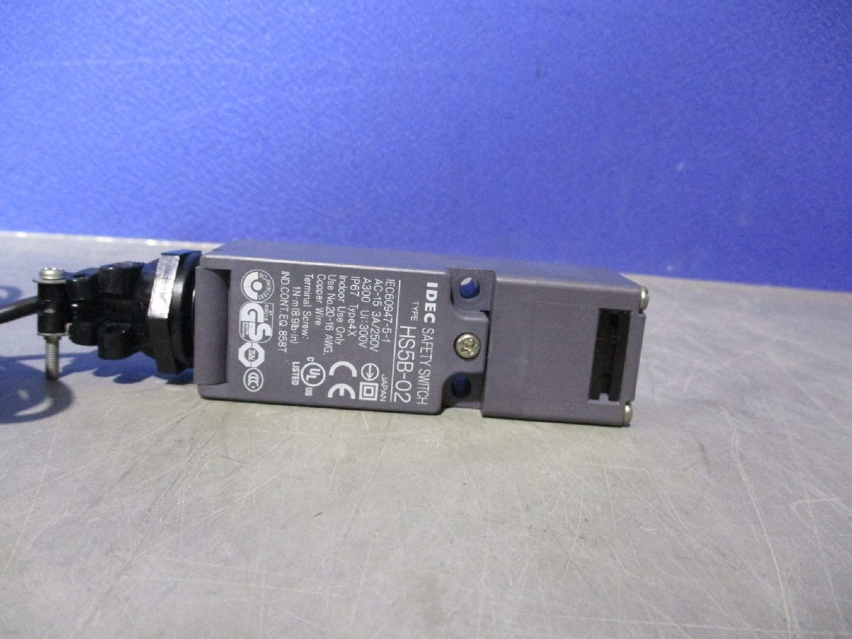 中古 IDEC HS5B-02 SAFETY SWITCH 　2個 (AAGR60116B123)_画像4