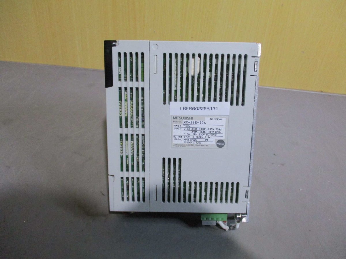 中古MITSUBISHI AC SERVO MR-J2S-40A AC サーボアンプ 400W(LBFR60226B131)_画像1