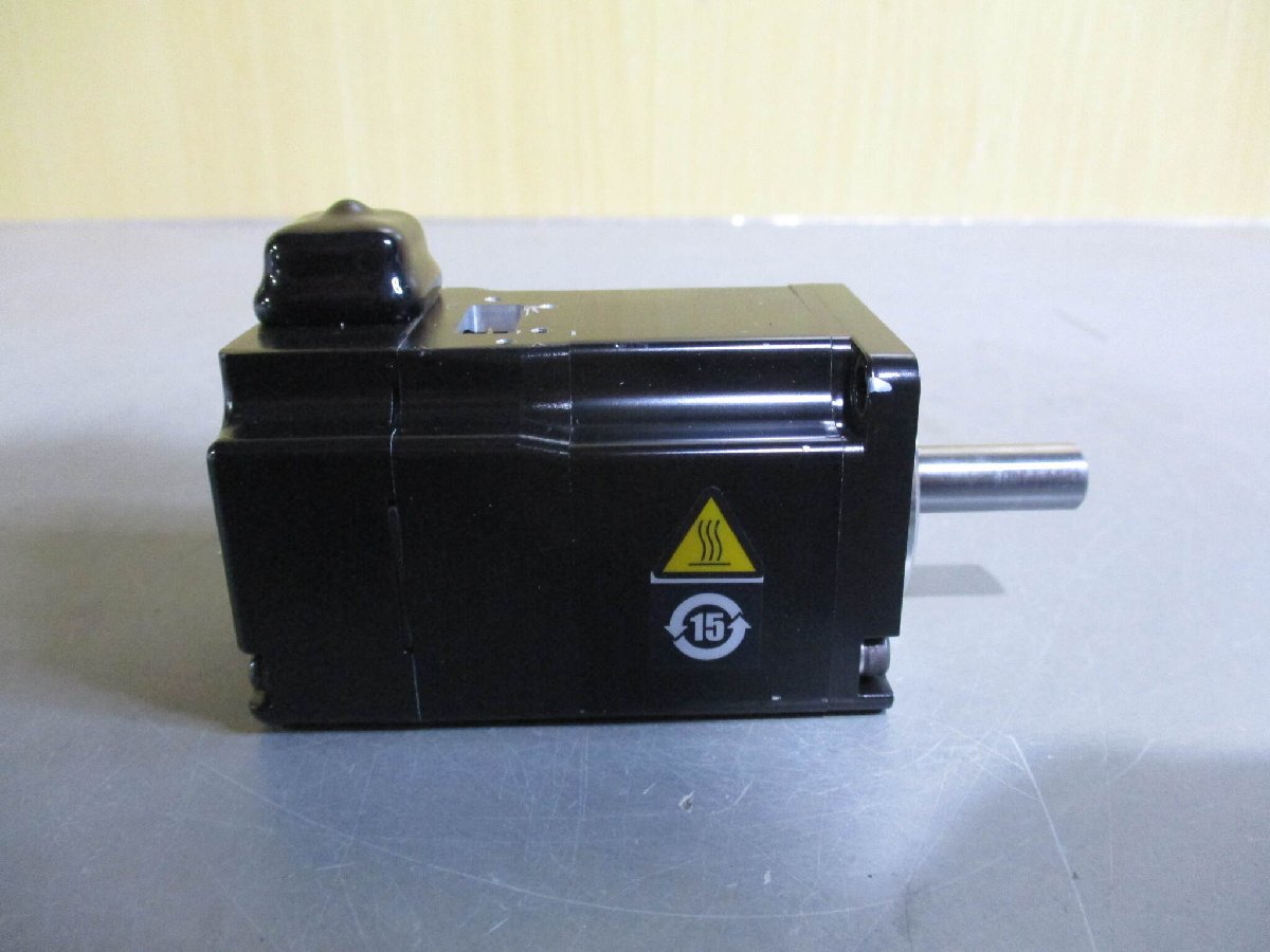 中古YASKAWA AC SERVO MOTOR SGM7J-01AFA61 AC サーボモーター 100W(NACR60321D032)_画像4