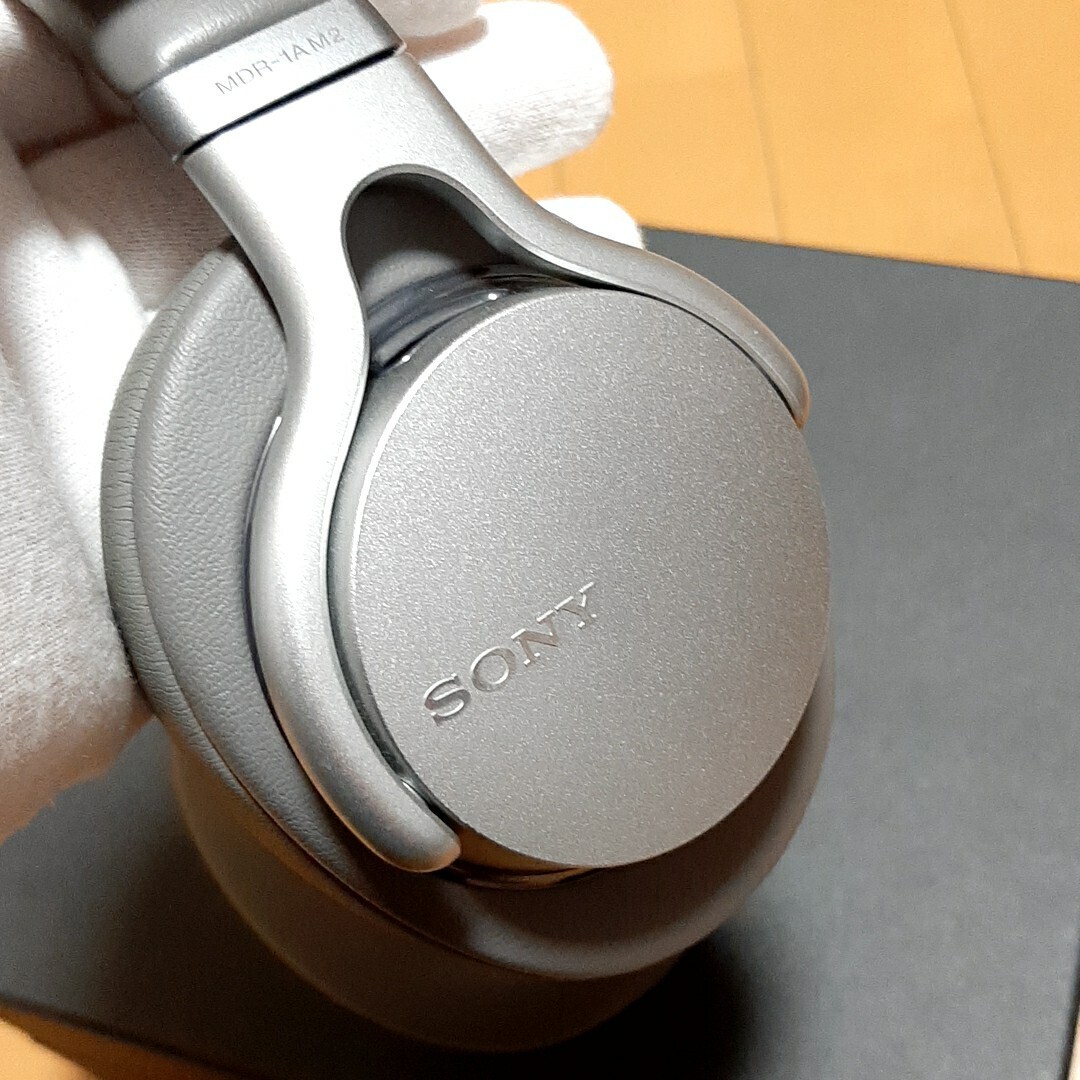 ★送料無料！プロテインレザーイヤーパッド新品！☆ソニー SONY ハイレゾ ヘッドフォン MDR-1AM2 シルバー 付属品全て有！☆美品即決！★ _画像8