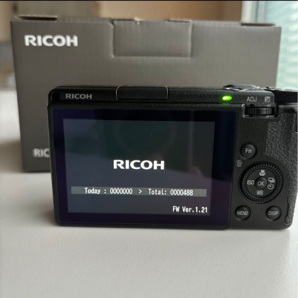 RICOH GRⅢx GR3x 付属品完備 純正バッテリー3個付き ショット数 RICOH GRⅢx GR3x 付属品完備 純正バッテリー3個付き ショット数