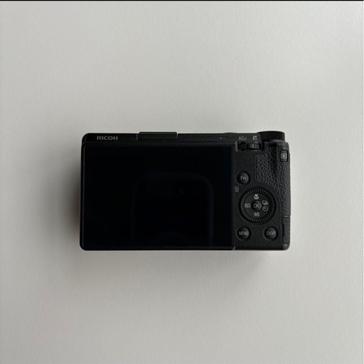 RICOH GRⅢx GR3x 付属品完備 純正バッテリー3個付き ショット数 RICOH GRⅢx GR3x 付属品完備 純正バッテリー3個付き ショット数